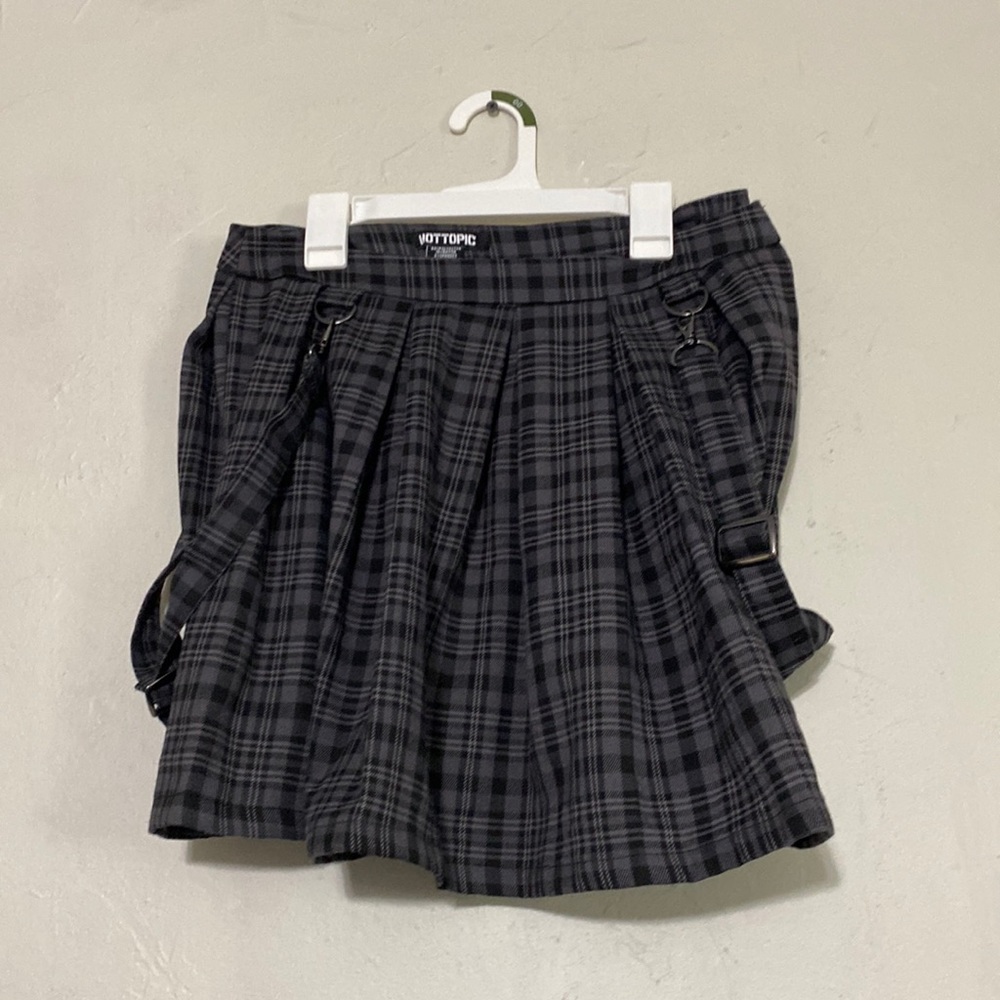 Hot topic size small skirt